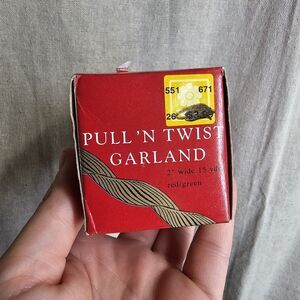 Vintage Frank's Pull 'N Twist Garland Red And Green Christmas 2" Wide 15 Yards